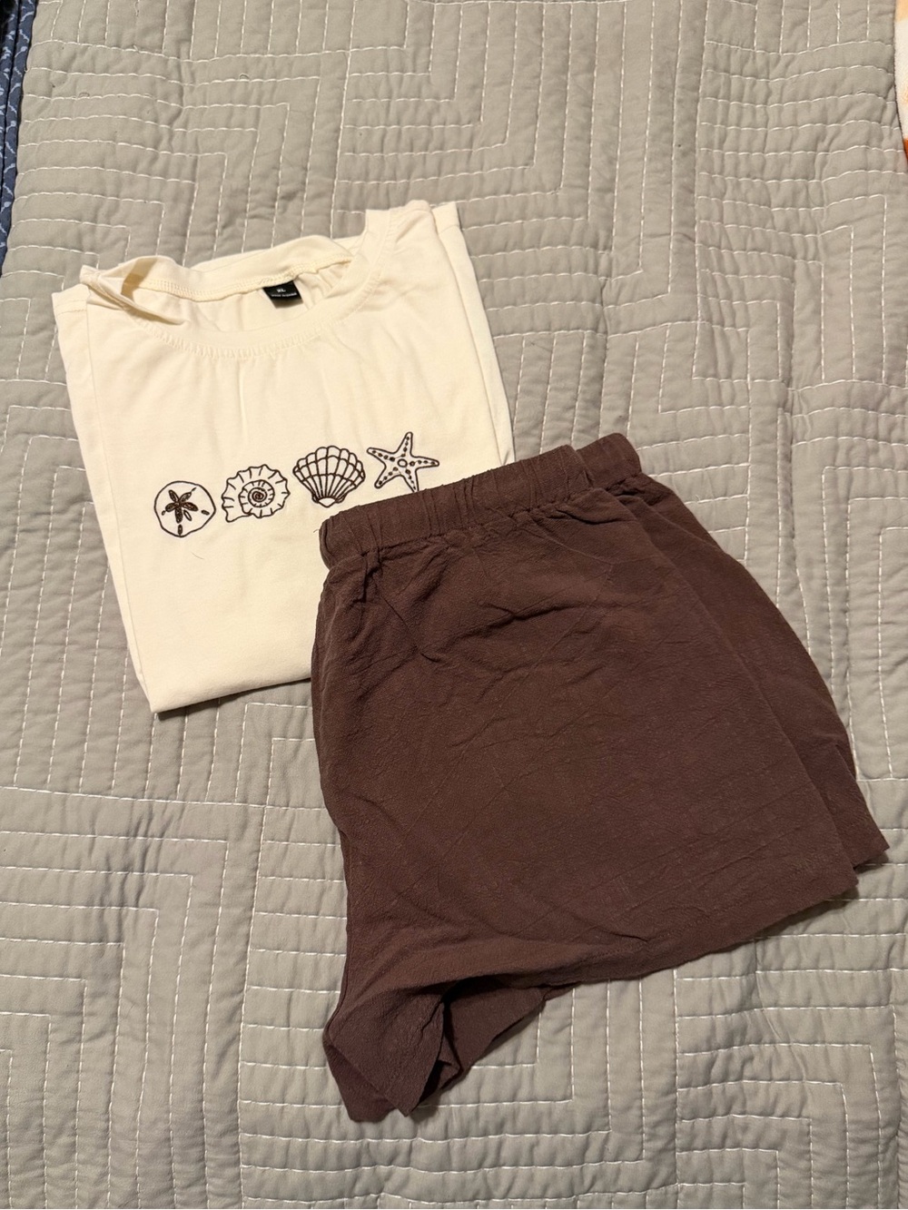Brand New Casual Cream Shell Graphic Tee & Brown Elastic Waist Shorts Set